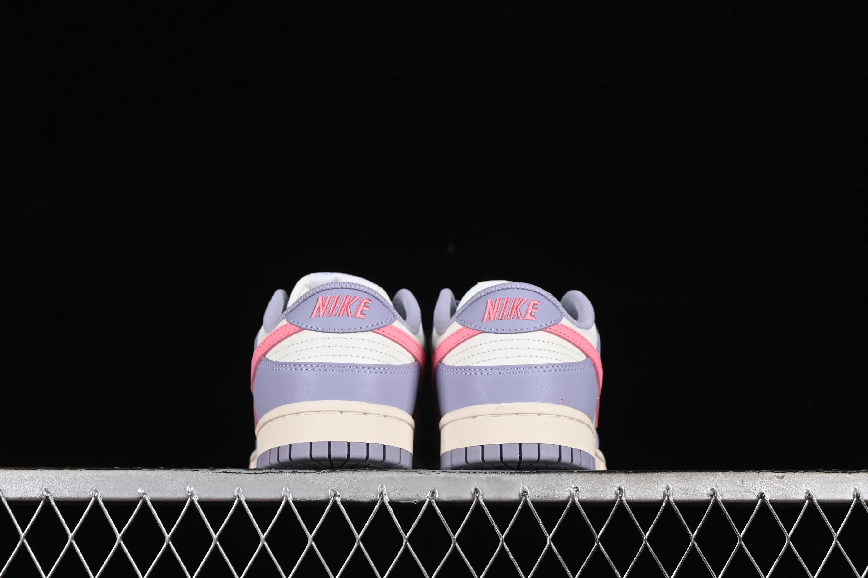 All categories Nk SB Dunk series Nk SB Dunk Low low-top sneakers Nk SB Dunk Low white, blue and pink color SB smashed backboard fashion casual sneakers DD1503-500